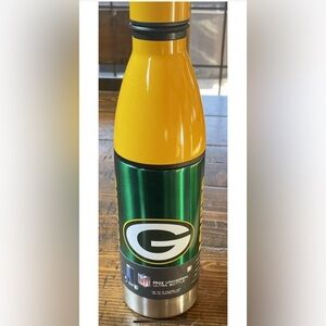 GREEN BAY PACKERS Metal Travel Mug. 25 ounce.